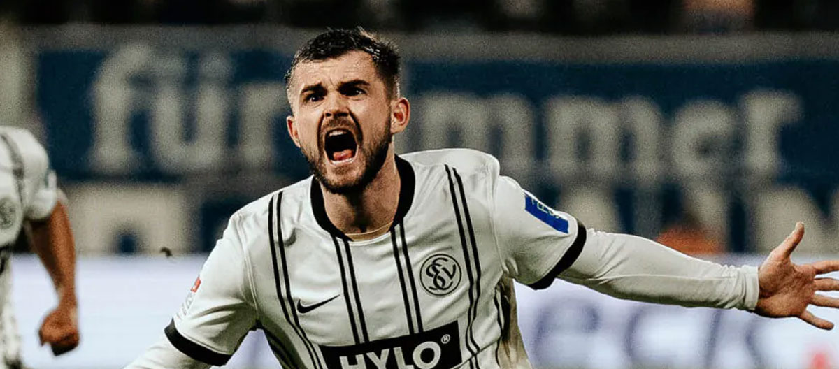 Elversberg mengaktifkan klausul pembelian gelandang pinjaman Hamburg asal Polandia, Łukasz Poręba.