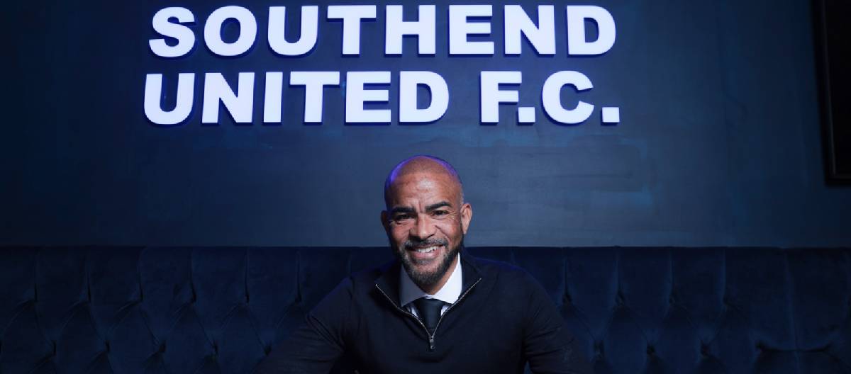 Kieron Dier secara resmi telah ditunjuk sebagai pelatih kepala baru Southend United, dengan menandatangani kontrak dua tahun.