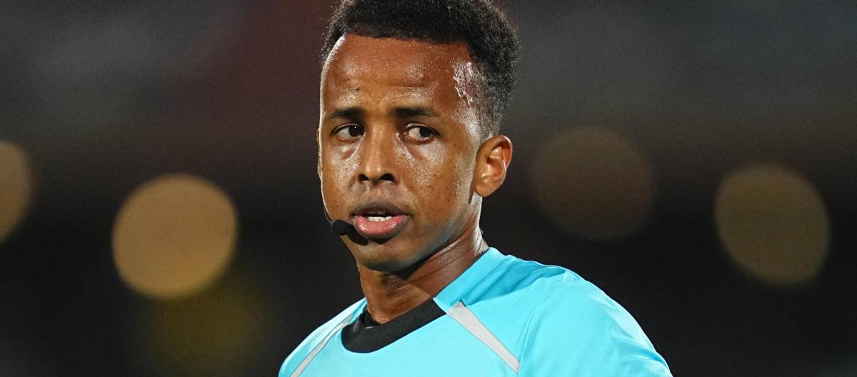 Um árbitro somali perdeu sua estreia na Copa do Mundo e voltou para casa desapontado.