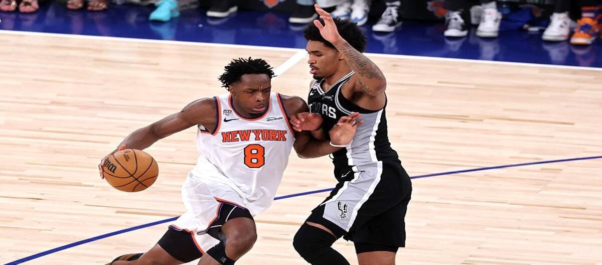 Knicks đã lội ngược dòng từ thế bị dẫn trước 29 điểm để đánh bại Spurs, với pha úp rổ của Anunoby ấn định chiến thắng.