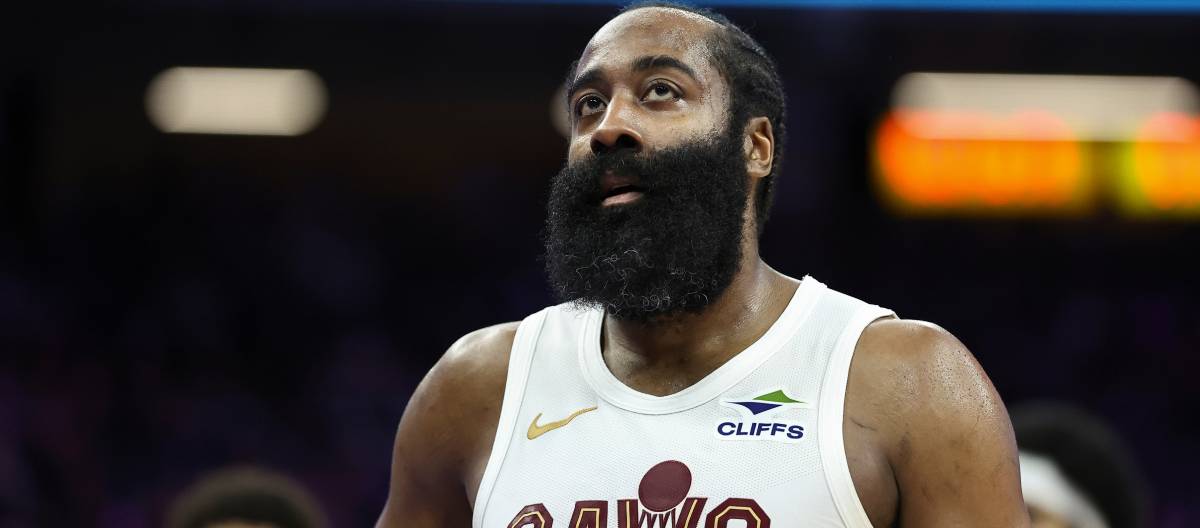 O armador do Cleveland Cavaliers, James Harden, foi preso em Houston.