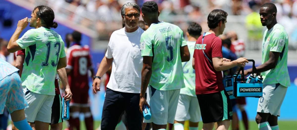 A Suíça sofreu uma dolorosa derrota, perdendo dois pontos para o Catar em sua partida de estreia na Copa do Mundo, que terminou em empate nos acréscimos.