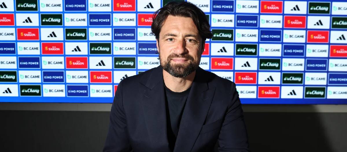 Leicester City telah mengumumkan Russell Martin sebagai manajer tim utama mereka, dengan kontrak yang berlaku hingga tahun 2029.