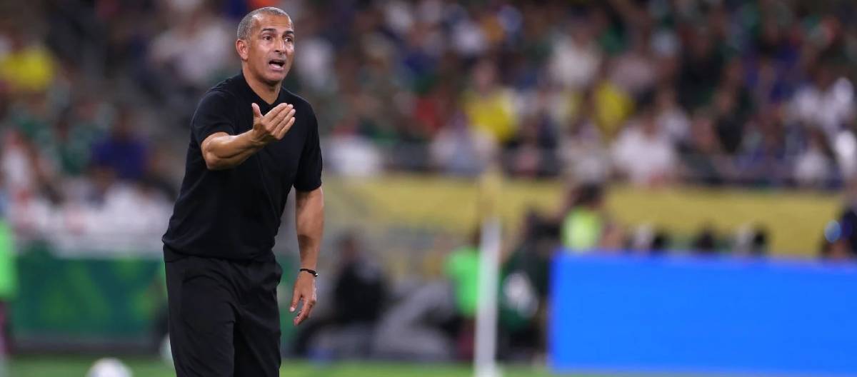 Tunisia sa thải huấn luyện viên trưởng Ramouche sau thất bại ê chề trong trận đấu mở màn World Cup.