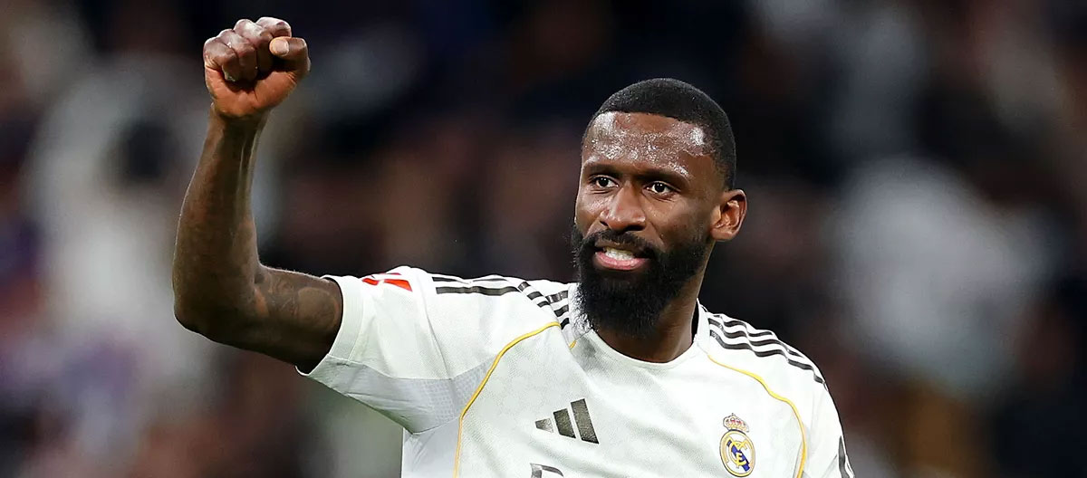 Real Madrid mengaktifkan klausul perpanjangan kontrak bek tengah internasional Jerman, Antonio Rüdiger.
